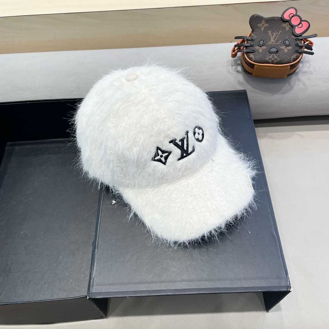 LV路易威登兔毛棒球帽女秋冬韩国网红百搭保暖毛绒鸭舌帽子潮