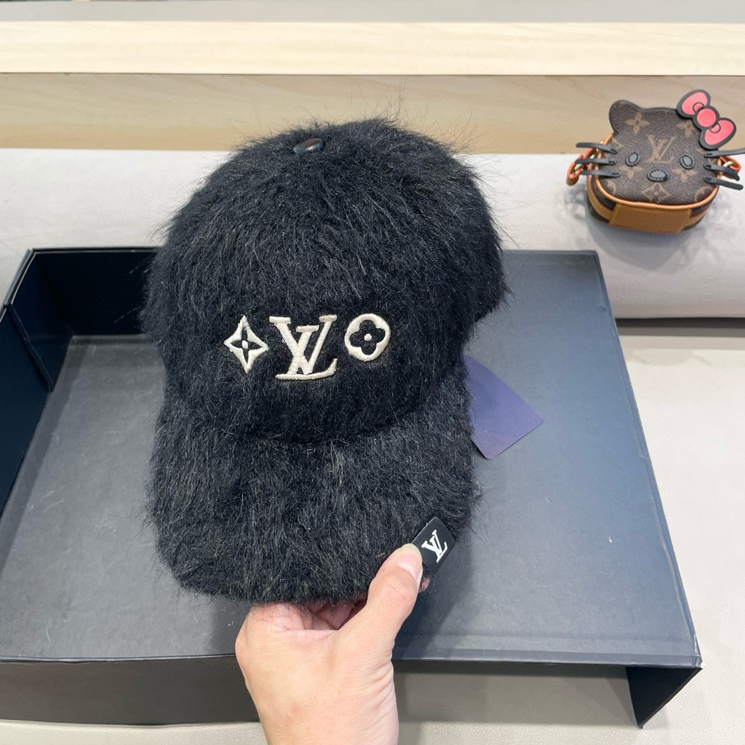 LV路易威登兔毛棒球帽女秋冬韩国网红百搭保暖毛绒鸭舌帽子潮
