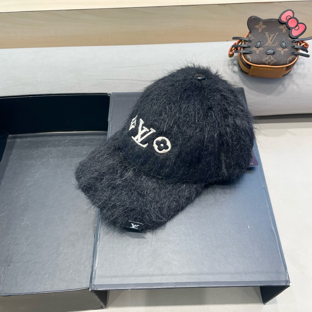 LV路易威登兔毛棒球帽女秋冬韩国网红百搭保暖毛绒鸭舌帽子潮