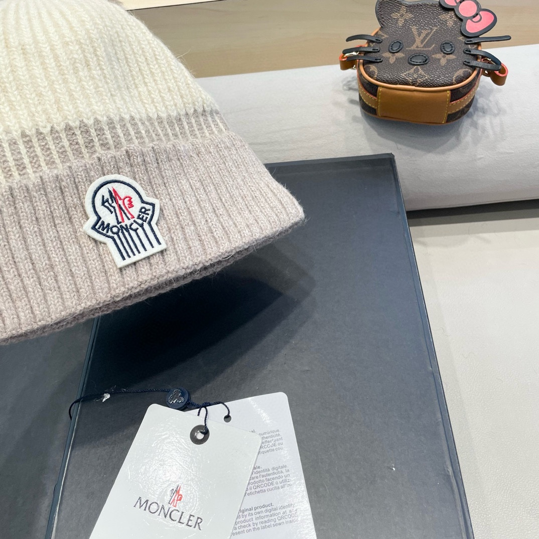 蒙口MONCLER甜美毛球毛线帽子女秋冬季拼色条纹针织帽学生套头帽大头护耳冷帽