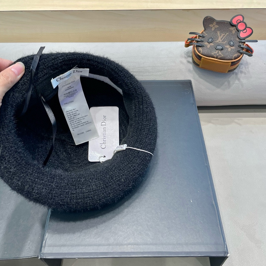 DIOR迪奥贝雷帽百搭可爱圆顶甜美蓓蕾帽显脸小日系保暖逛街出游八角帽
