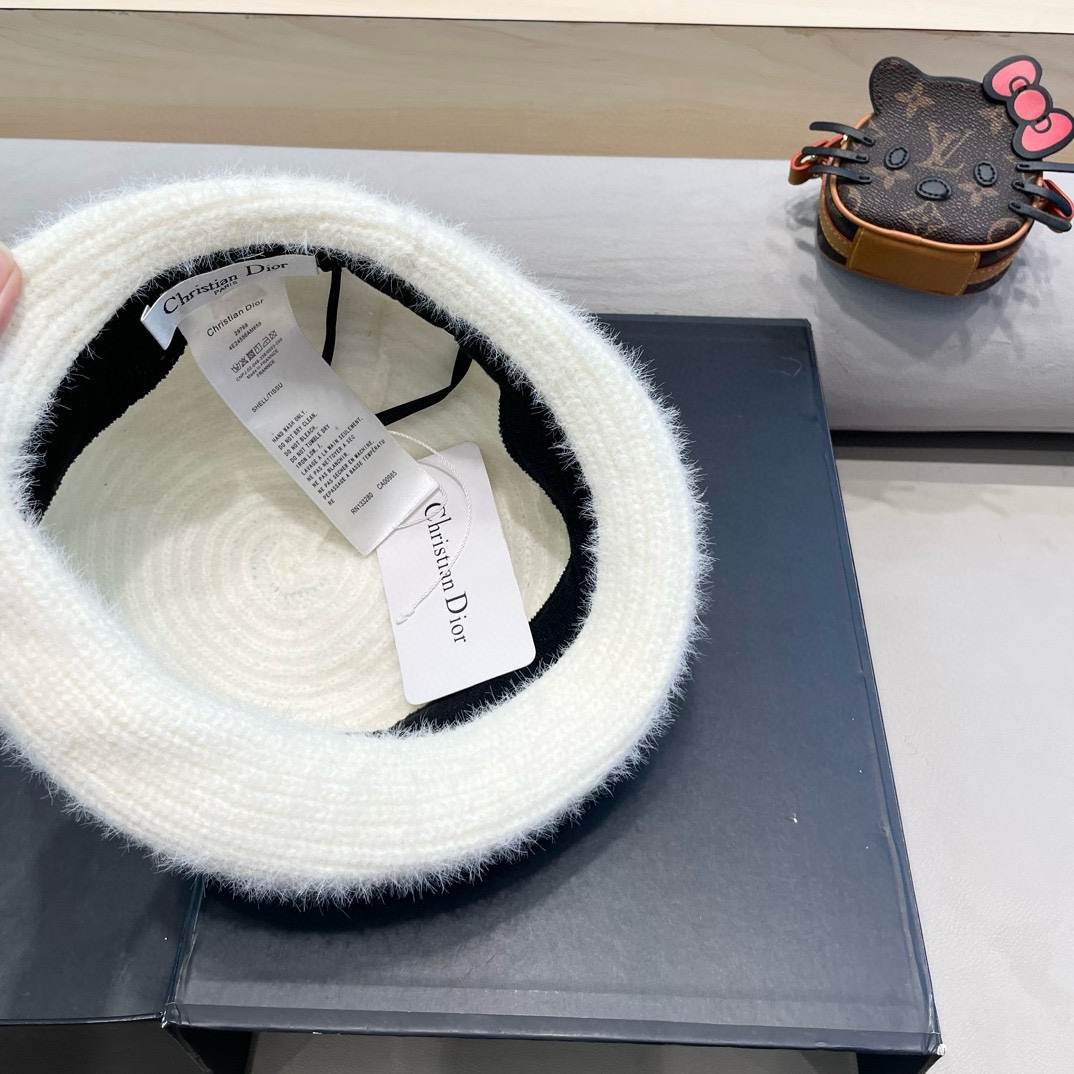 DIOR迪奥贝雷帽百搭可爱圆顶甜美蓓蕾帽显脸小日系保暖逛街出游八角帽