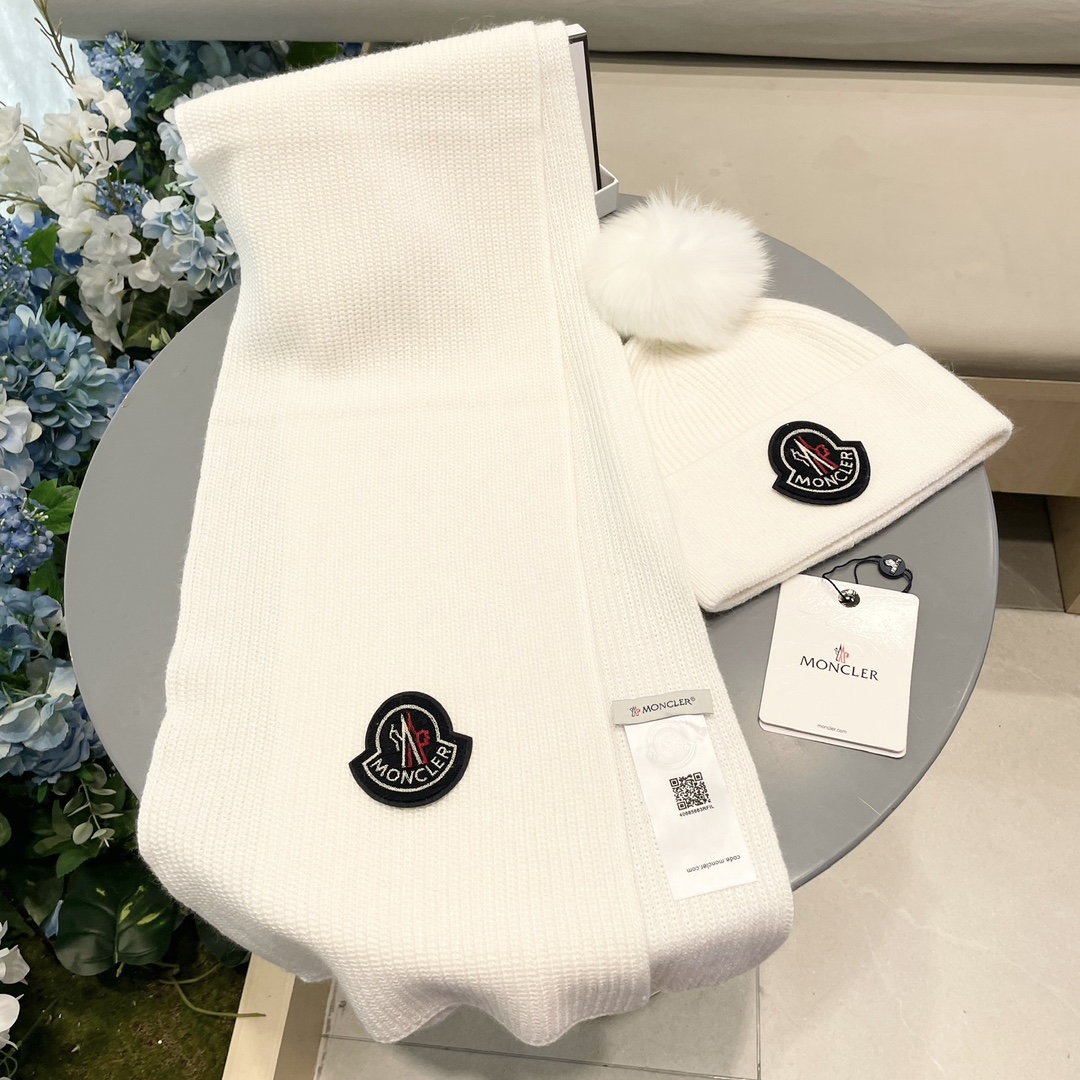 蒙口。 【羊毛套装帽子】经典套装帽子！帽子➕围巾！70%羊毛➕30%兔毛。暖暖哒超级舒服～冬日小姐姐减龄