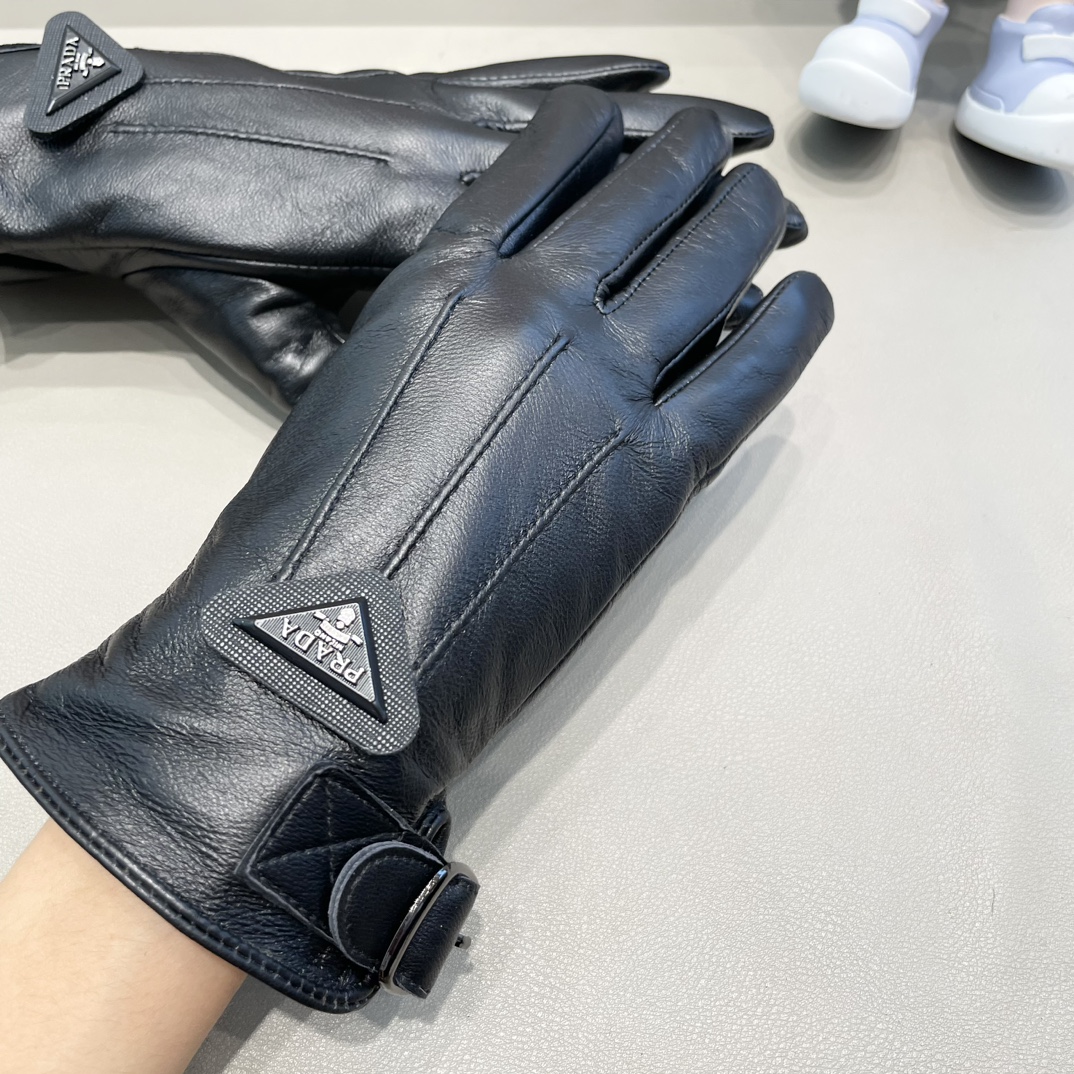 NO:640164,PRADA women's new sheepskin gloves, fashionable gloves, warm in autumn and winter with velvet lining, classic and simple, super comfortable, soft and versatile!  ML gloves, gloves, prada, prada, sheepskin, gloves19860909PRADA普拉达女款新品羊皮手套,时尚手套,秋冬保暖加绒内里,经典简洁上手超舒适柔软、百搭！ML手套,手套,prada,prada,sheepskin,gloves,accessory