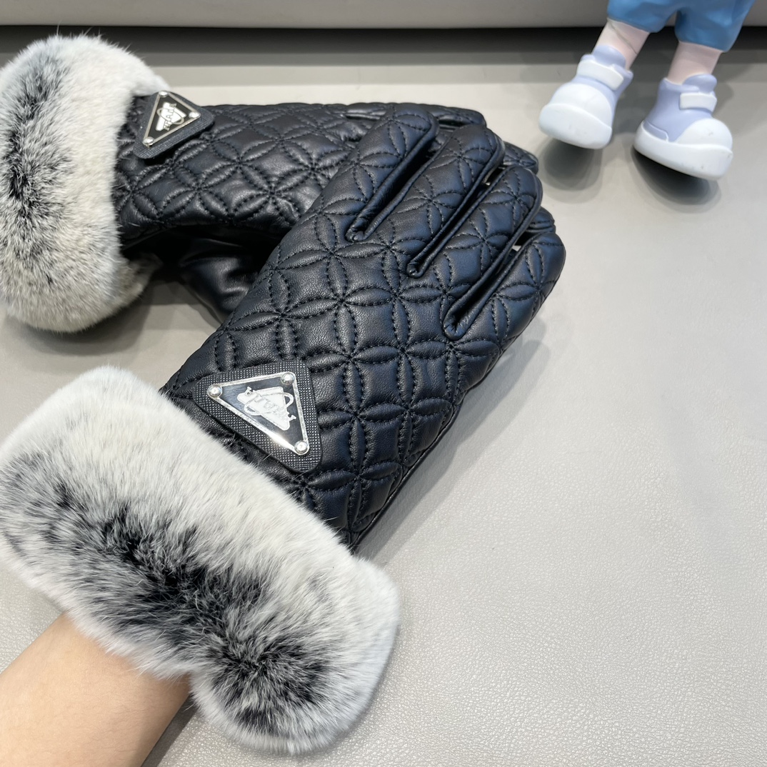 NO:640167,PRADA Prada's autumn and winter lazy rabbit fur gloves are worth comparing the same style with different qualities, killing poor products in the market, imported first-grade sheepskin lazy rabbit fur lining with velvet, yardage ML gloves, gloves, prada, prada, sheepskin, gloves19860909PRADA普拉达秋冬懒兔毛手套值得对比同款不同品质,秒杀市场差产品,进口一级羊皮懒兔毛内里加绒 码数ML手套,手套,prada,prada,sheepskin,gloves,accessory