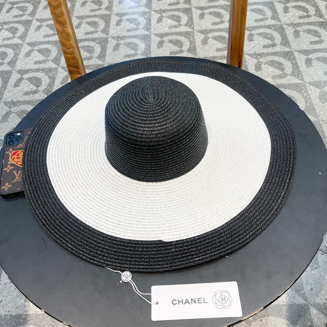  【CHANEL香奈儿】2024新款小香风拼色盆帽草帽，赫本风拼色设计，出街必备