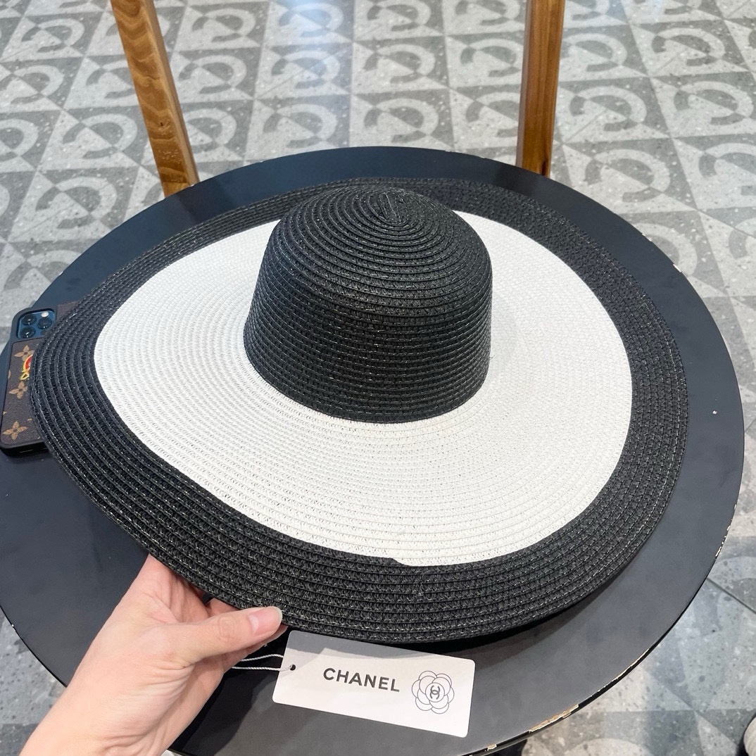  【CHANEL香奈儿】2024新款小香风拼色盆帽草帽，赫本风拼色设计，出街必备