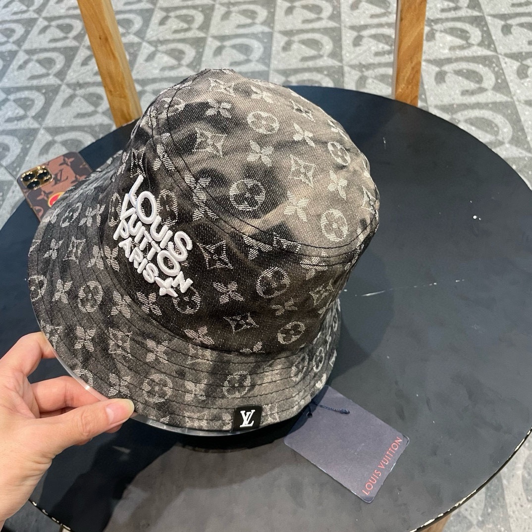 LV渔夫帽新款路易威登满印渔夫帽火爆出货百搭单品随便搭配都很好看质量超赞时尚百搭
