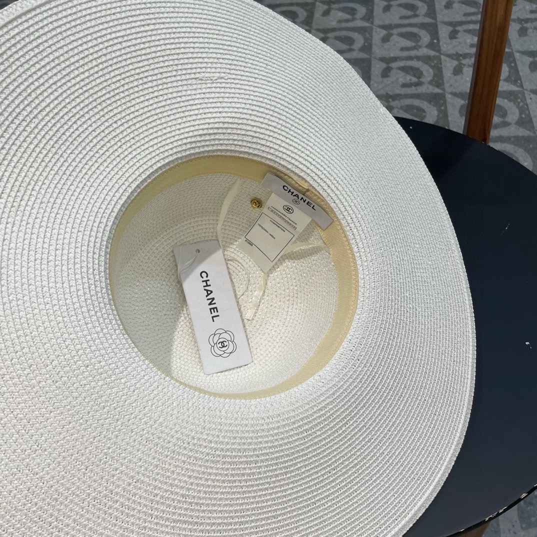 CHANEL香奈儿 2026新款草编遮阳大帽檐草帽🤩沙滩风格，简约大方，百搭单品～外出首选，新款帽型超美