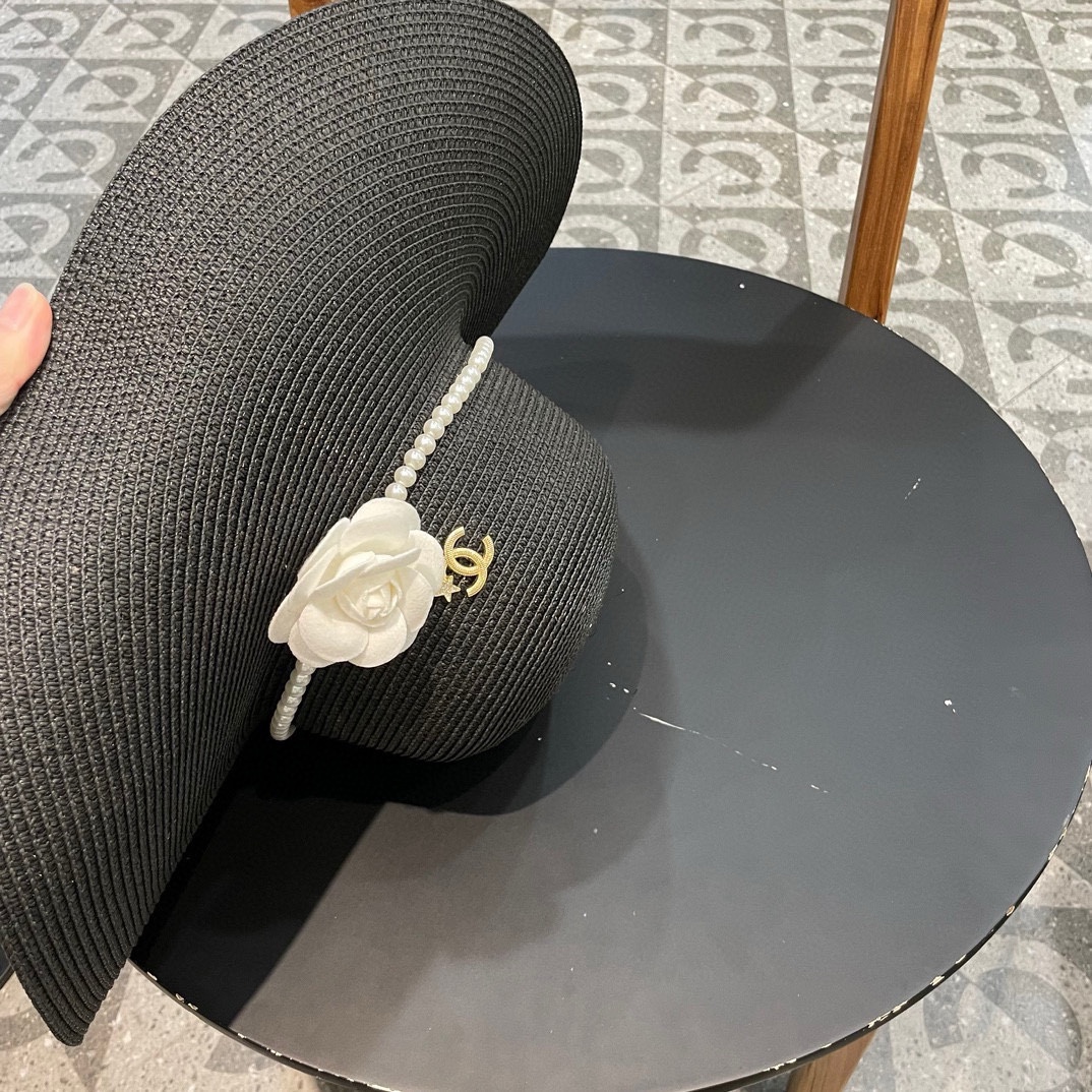 CHANEL香奈儿 2026新款草编遮阳大帽檐草帽🤩沙滩风格，简约大方，百搭单品～外出首选，新款帽型超美