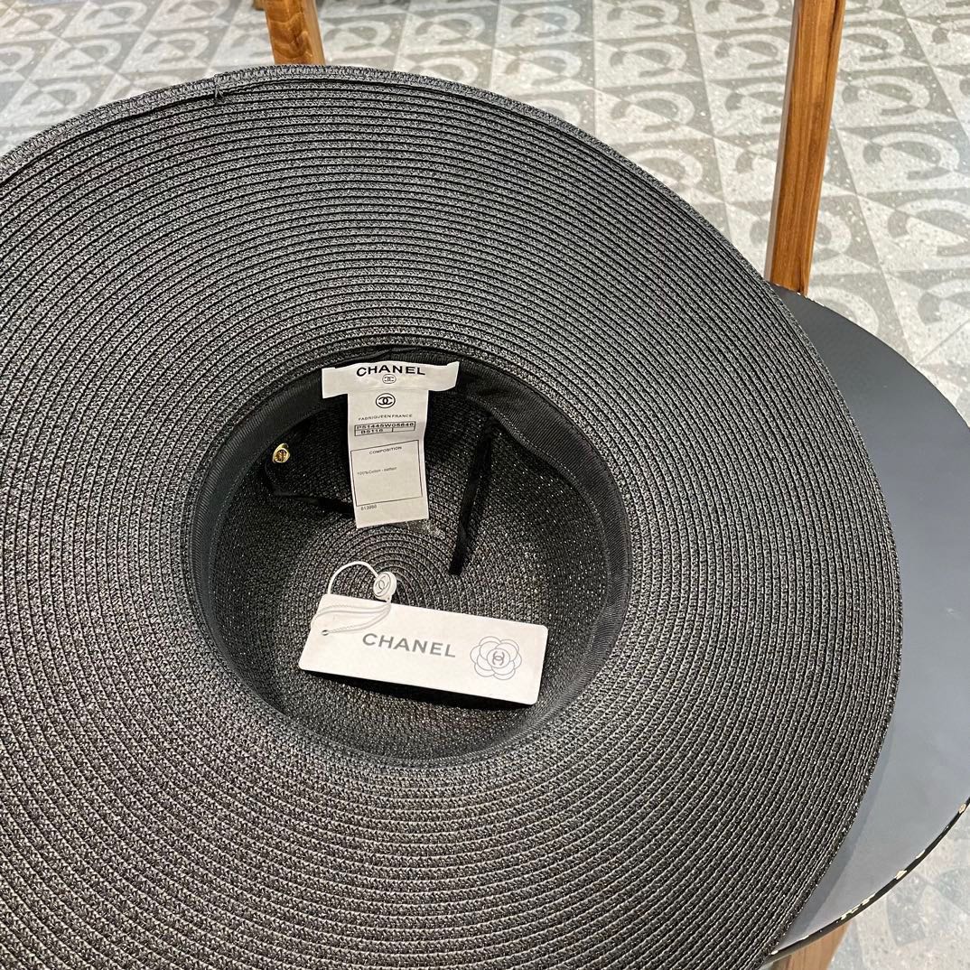 CHANEL香奈儿 2026新款草编遮阳大帽檐草帽🤩沙滩风格，简约大方，百搭单品～外出首选，新款帽型超美