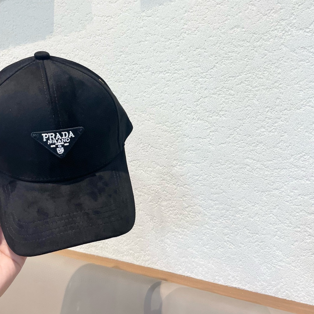 普拉达Prada经典三角标棒球帽万能必留款戴一万年都好看日常刚需颜色完美帽型正点简直谁戴都好看质量超赞时