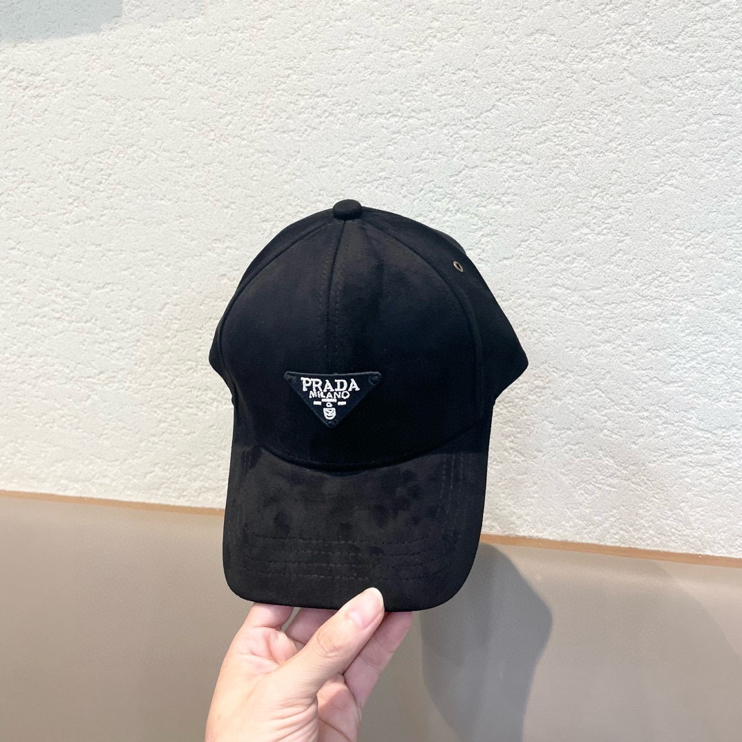 普拉达Prada经典三角标棒球帽万能必留款戴一万年都好看日常刚需颜色完美帽型正点简直谁戴都好看质量超赞时