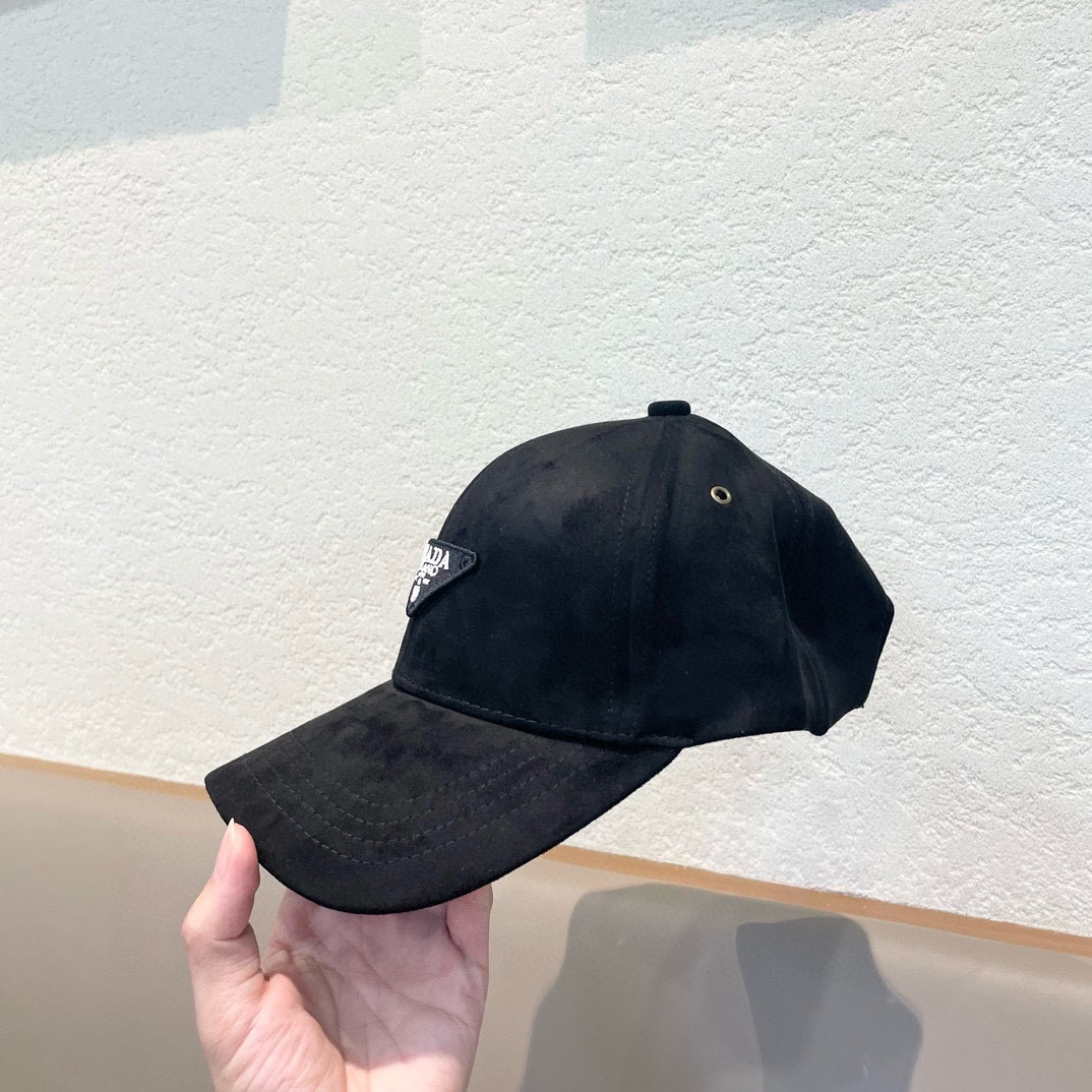普拉达Prada经典三角标棒球帽万能必留款戴一万年都好看日常刚需颜色完美帽型正点简直谁戴都好看质量超赞时