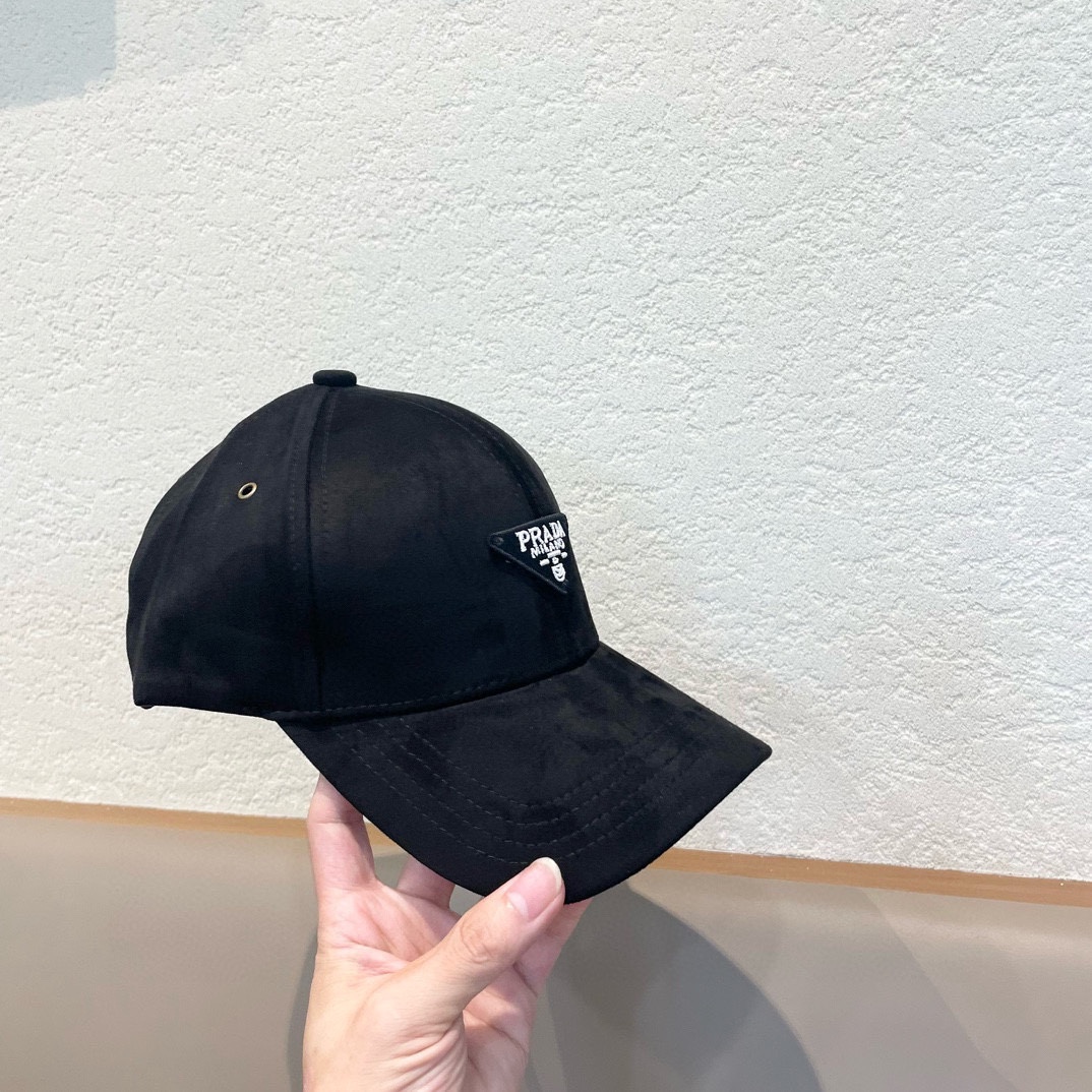 普拉达Prada经典三角标棒球帽万能必留款戴一万年都好看日常刚需颜色完美帽型正点简直谁戴都好看质量超赞时