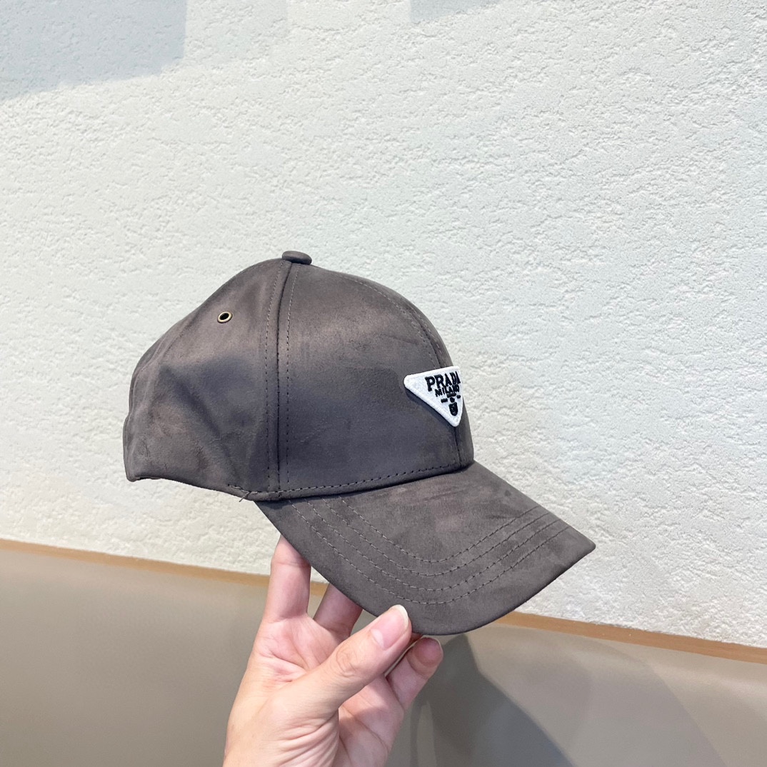 普拉达Prada经典三角标棒球帽万能必留款戴一万年都好看日常刚需颜色完美帽型正点简直谁戴都好看质量超赞时