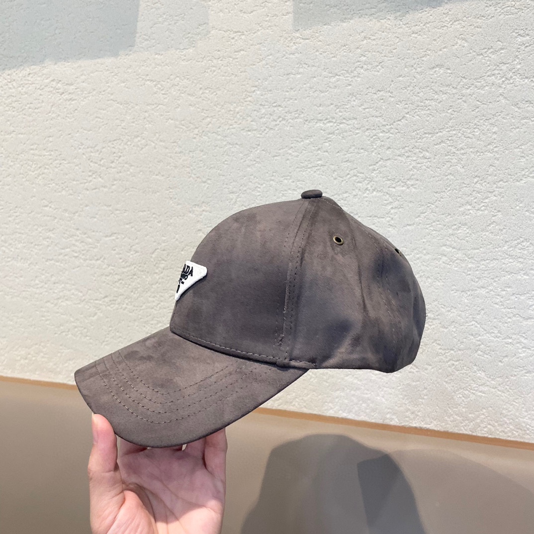 普拉达Prada经典三角标棒球帽万能必留款戴一万年都好看日常刚需颜色完美帽型正点简直谁戴都好看质量超赞时