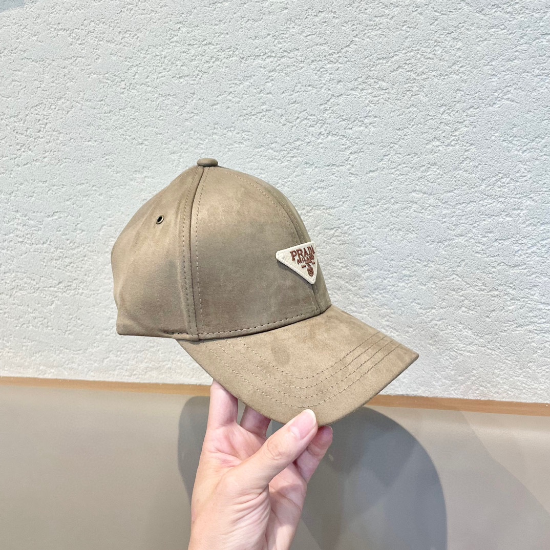 普拉达Prada经典三角标棒球帽万能必留款戴一万年都好看日常刚需颜色完美帽型正点简直谁戴都好看质量超赞时