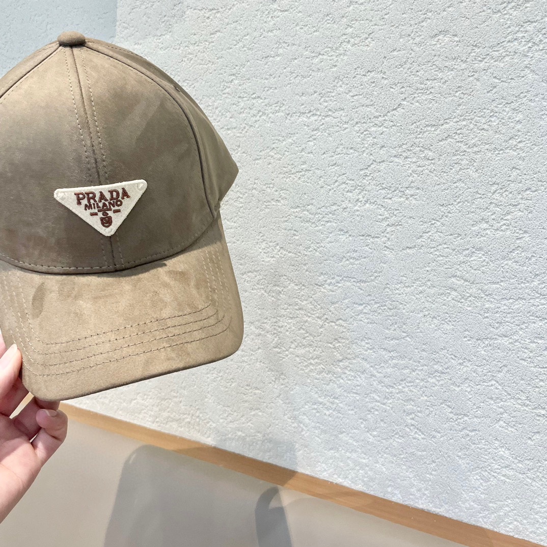 普拉达Prada经典三角标棒球帽万能必留款戴一万年都好看日常刚需颜色完美帽型正点简直谁戴都好看质量超赞时