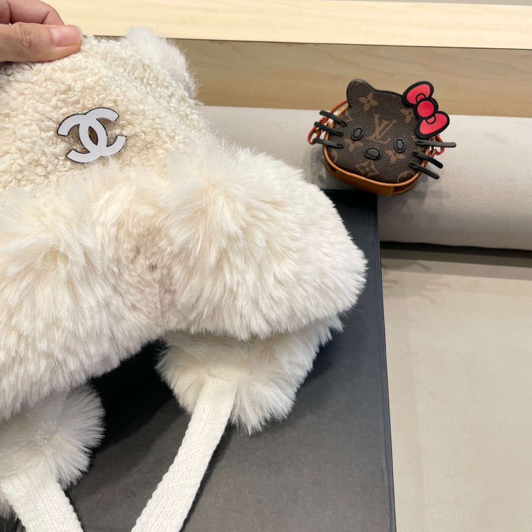 Chanel甜酷小羊羊羔毛发带甜美可爱保暖护耳耳罩女