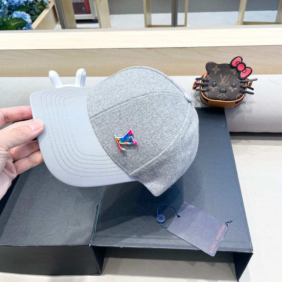   LV路易威登经典原单棒球帽，经典老花，11开模订制，原版专柜PU皮革+头层牛皮包边，长年爆版，质量超