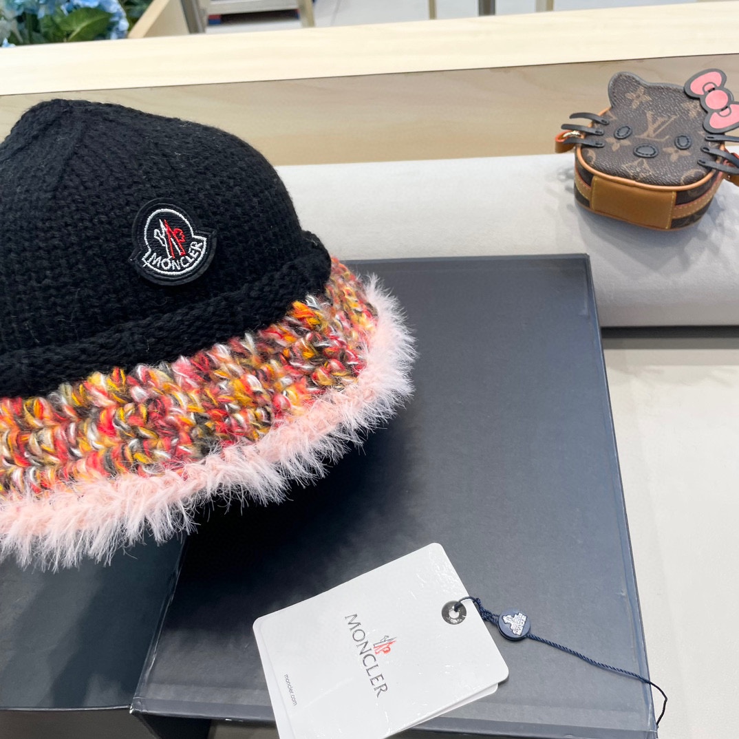 MONCLER蒙口复古针织毛边渔夫帽子女秋冬保暖拼色毛线针织盆帽潮