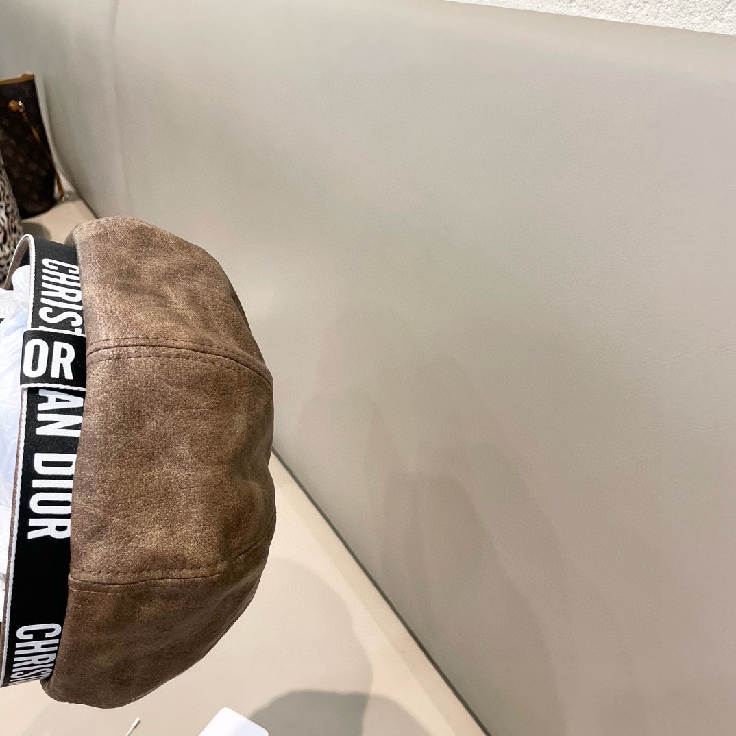 迪奥Dior八角帽子女秋冬季网红贝雷帽英伦复古黑色PU皮质报童帽
