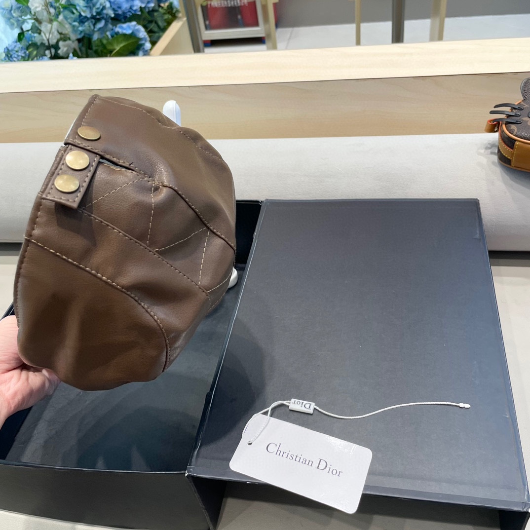 DIOR迪奥美式小众设计品牌百搭皮质画家帽贝雷帽子女春秋时尚潮复古前进帽