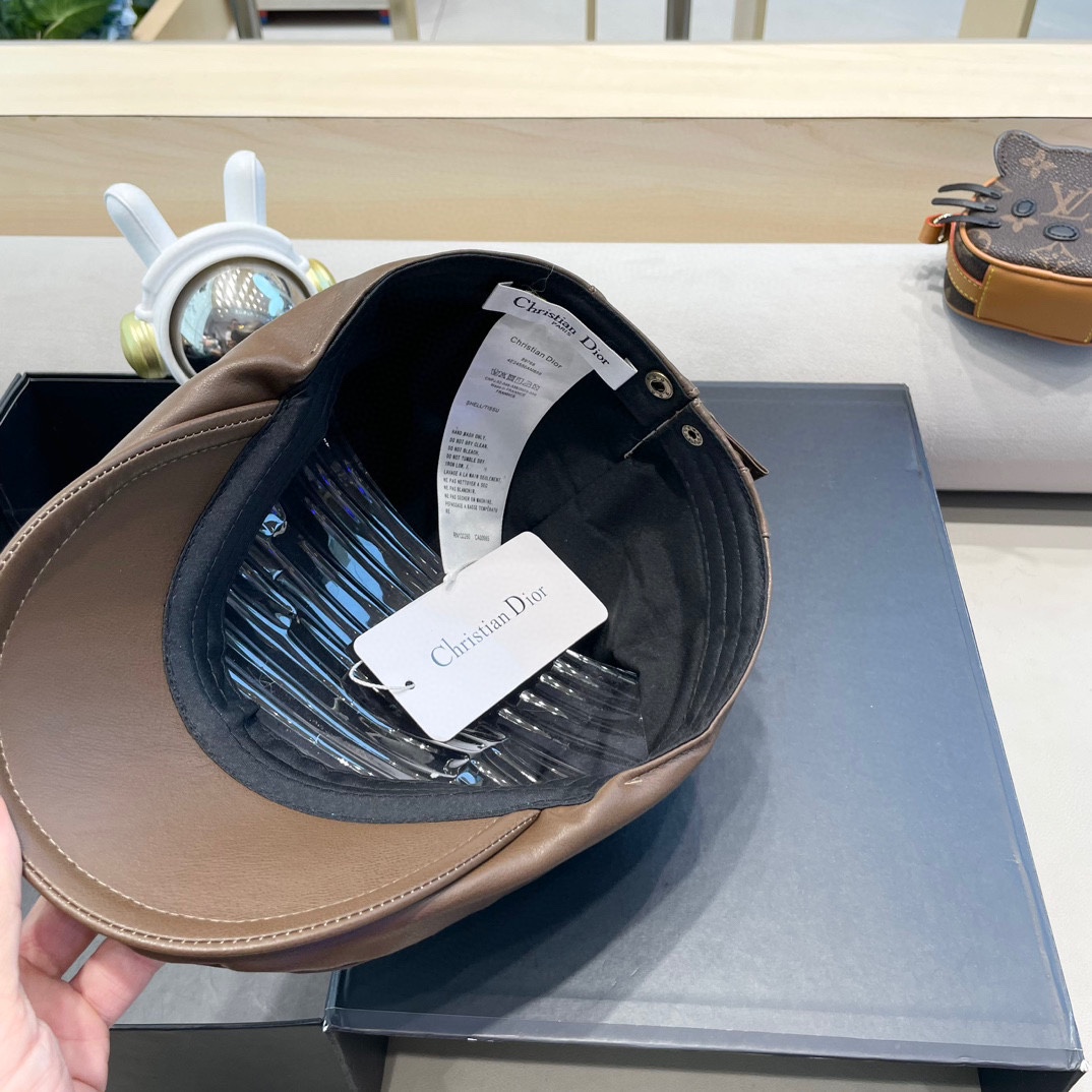 DIOR迪奥美式小众设计品牌百搭皮质画家帽贝雷帽子女春秋时尚潮复古前进帽