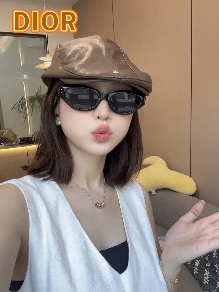DIOR迪奥美式小众设计品牌百搭皮质画家帽贝雷帽子女春秋时尚潮复古前进帽