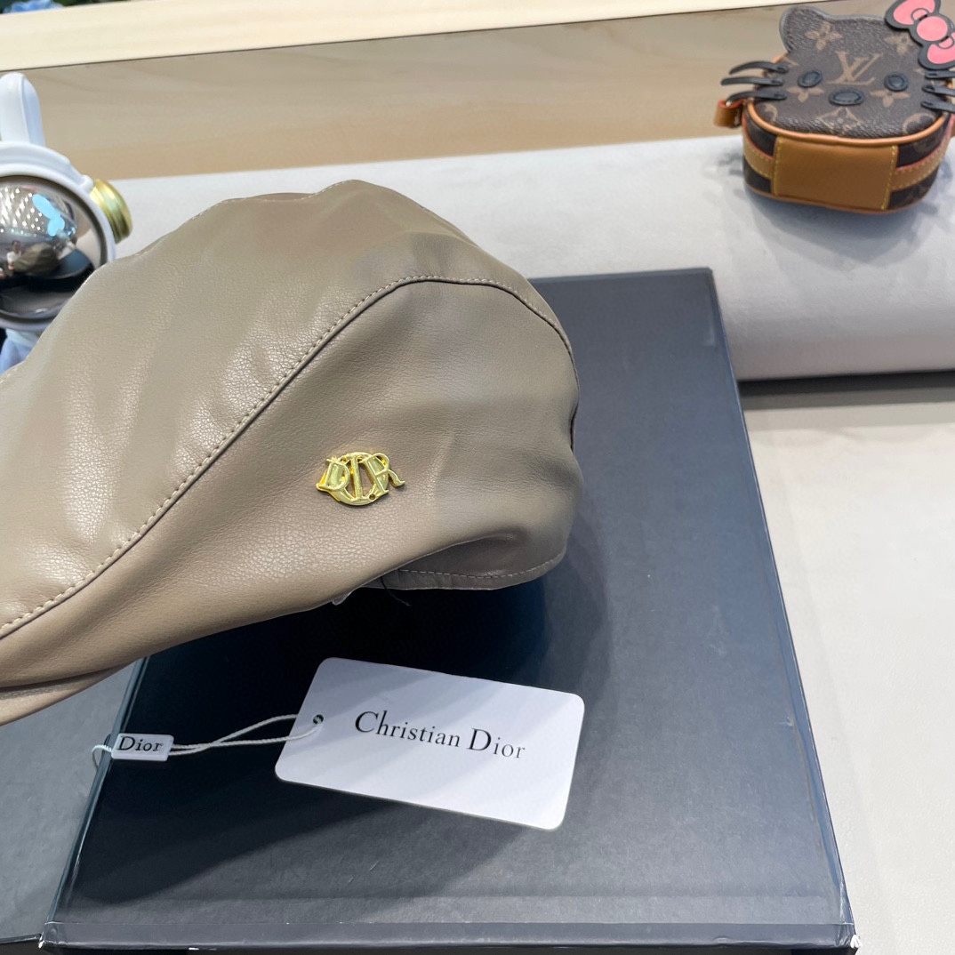 DIOR迪奥美式小众设计品牌百搭皮质画家帽贝雷帽子女春秋时尚潮复古前进帽