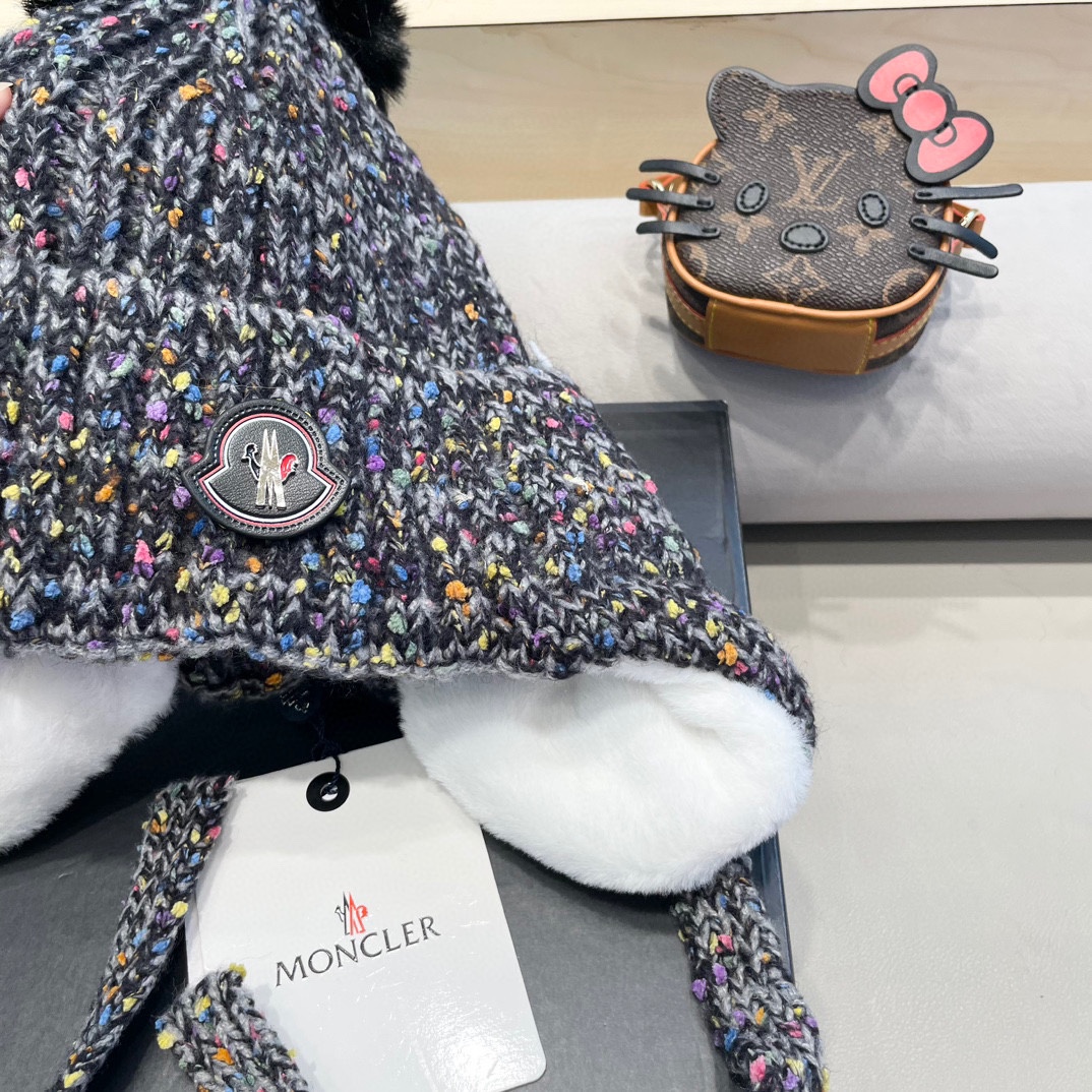 moncler2024新款帽子女保暖加绒时尚防风护耳毛绒帽子户外加厚雪地毛球帽