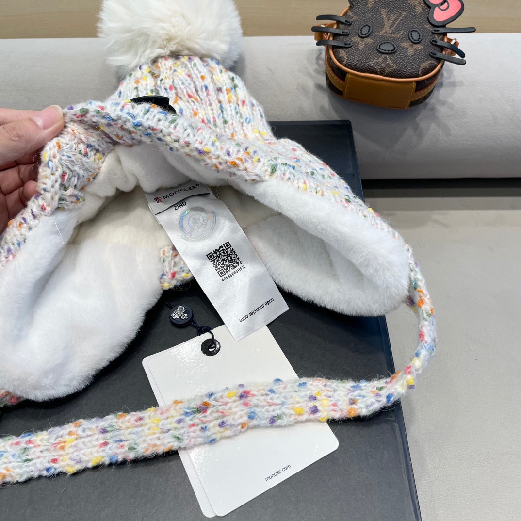 moncler2024新款帽子女保暖加绒时尚防风护耳毛绒帽子户外加厚雪地毛球帽