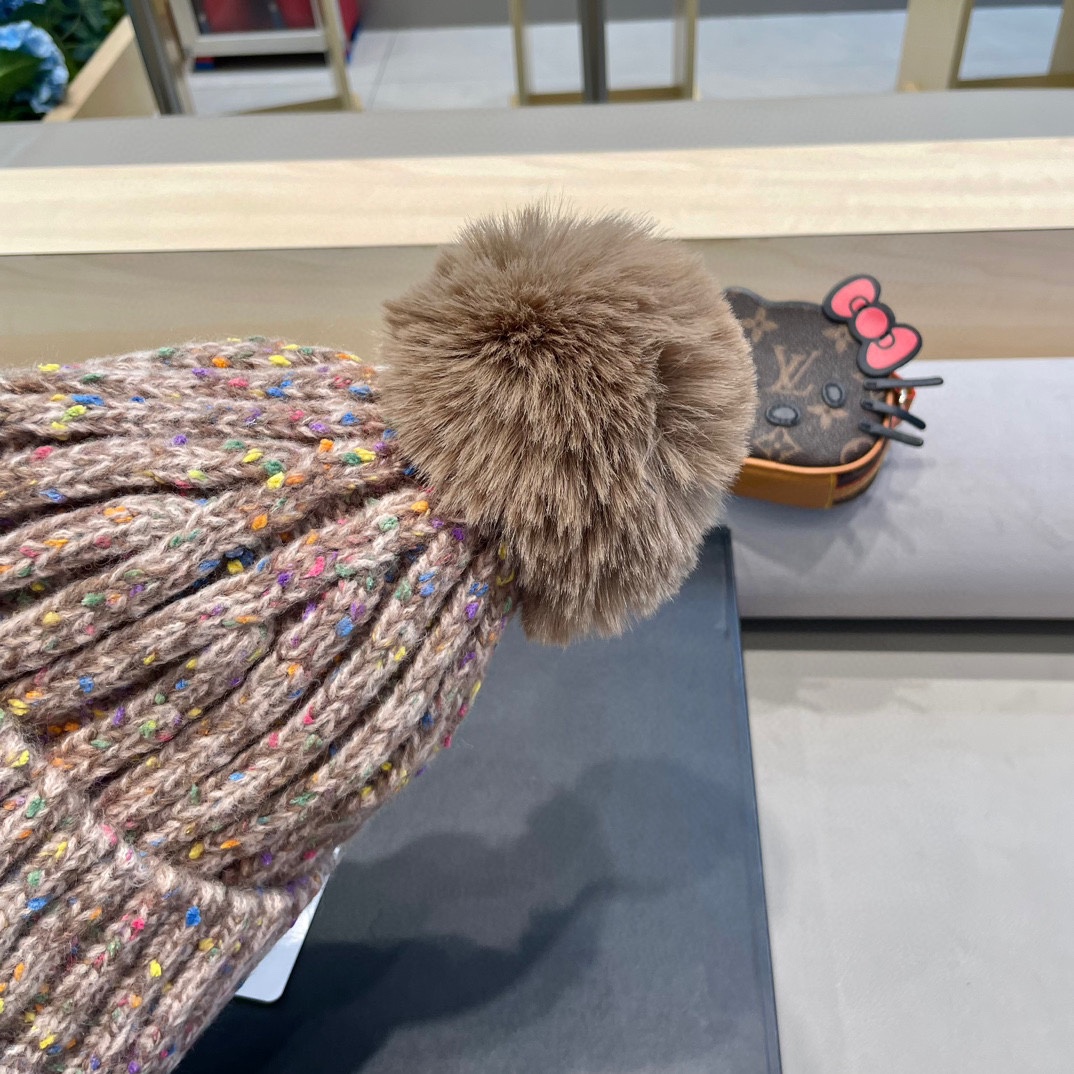 moncler2024新款帽子女保暖加绒时尚防风护耳毛绒帽子户外加厚雪地毛球帽