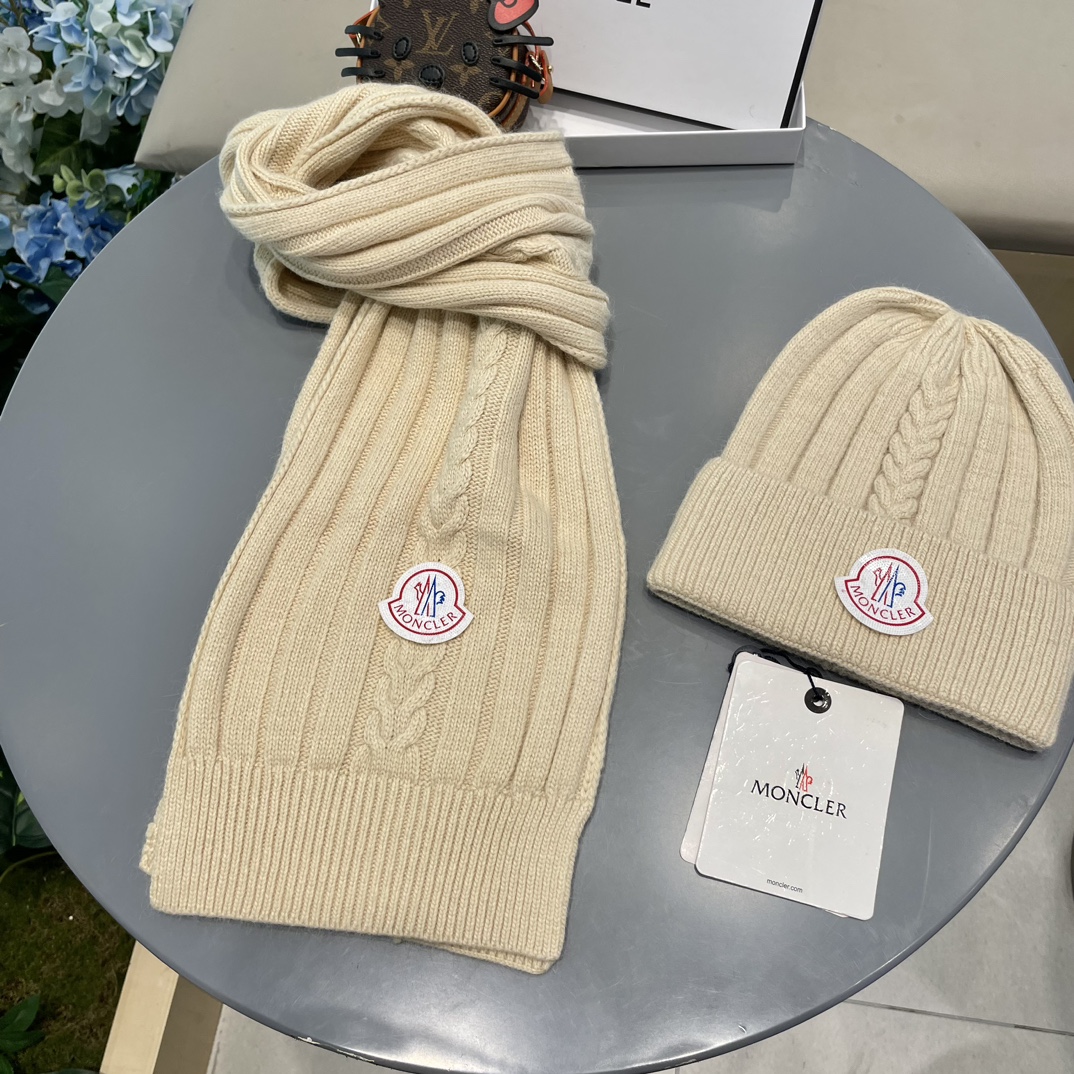 蒙口。 【羊毛套装帽子】经典套装帽子！帽子➕围巾！70%羊毛➕30%兔毛。暖暖哒超级舒服～冬日小姐姐减龄