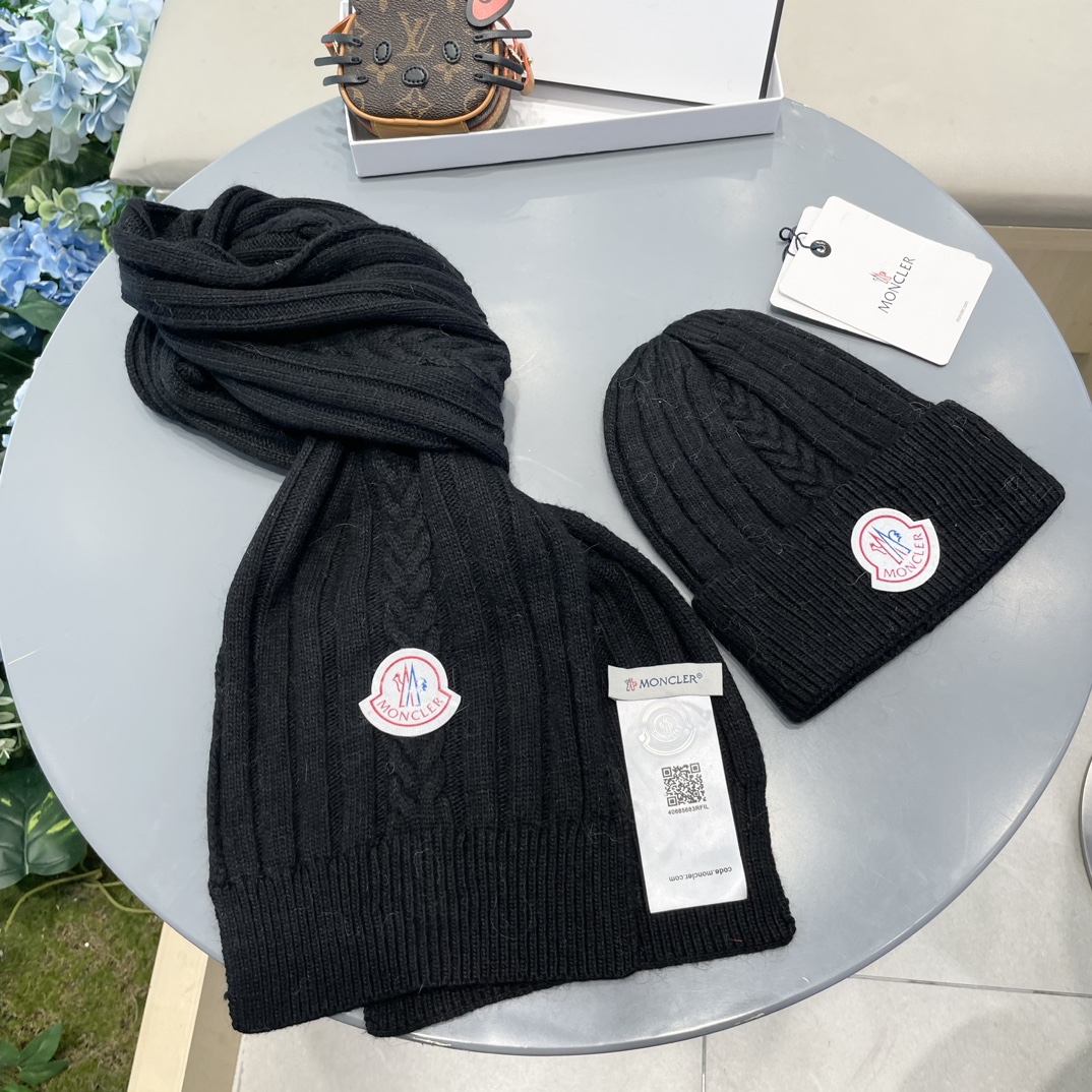 蒙口。 【羊毛套装帽子】经典套装帽子！帽子➕围巾！70%羊毛➕30%兔毛。暖暖哒超级舒服～冬日小姐姐减龄