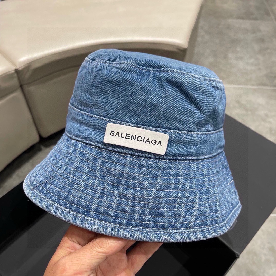 🧢巴黎世家-复古洗水渔夫帽
大热款~风格非常复古！
帽型非常赞 大头围上头也很有型~
男女同款 热卖！！