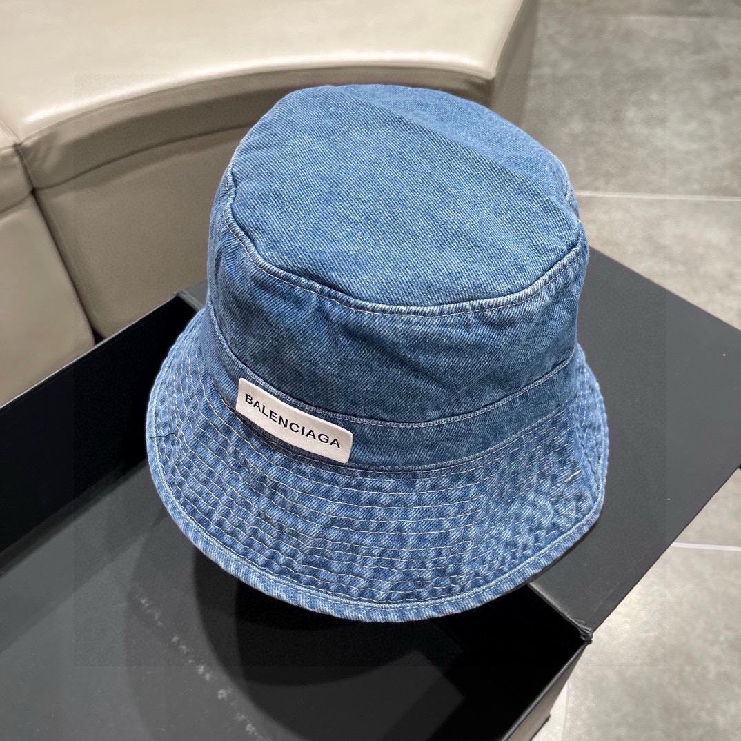 🧢巴黎世家-复古洗水渔夫帽
大热款~风格非常复古！
帽型非常赞 大头围上头也很有型~
男女同款 热卖！！