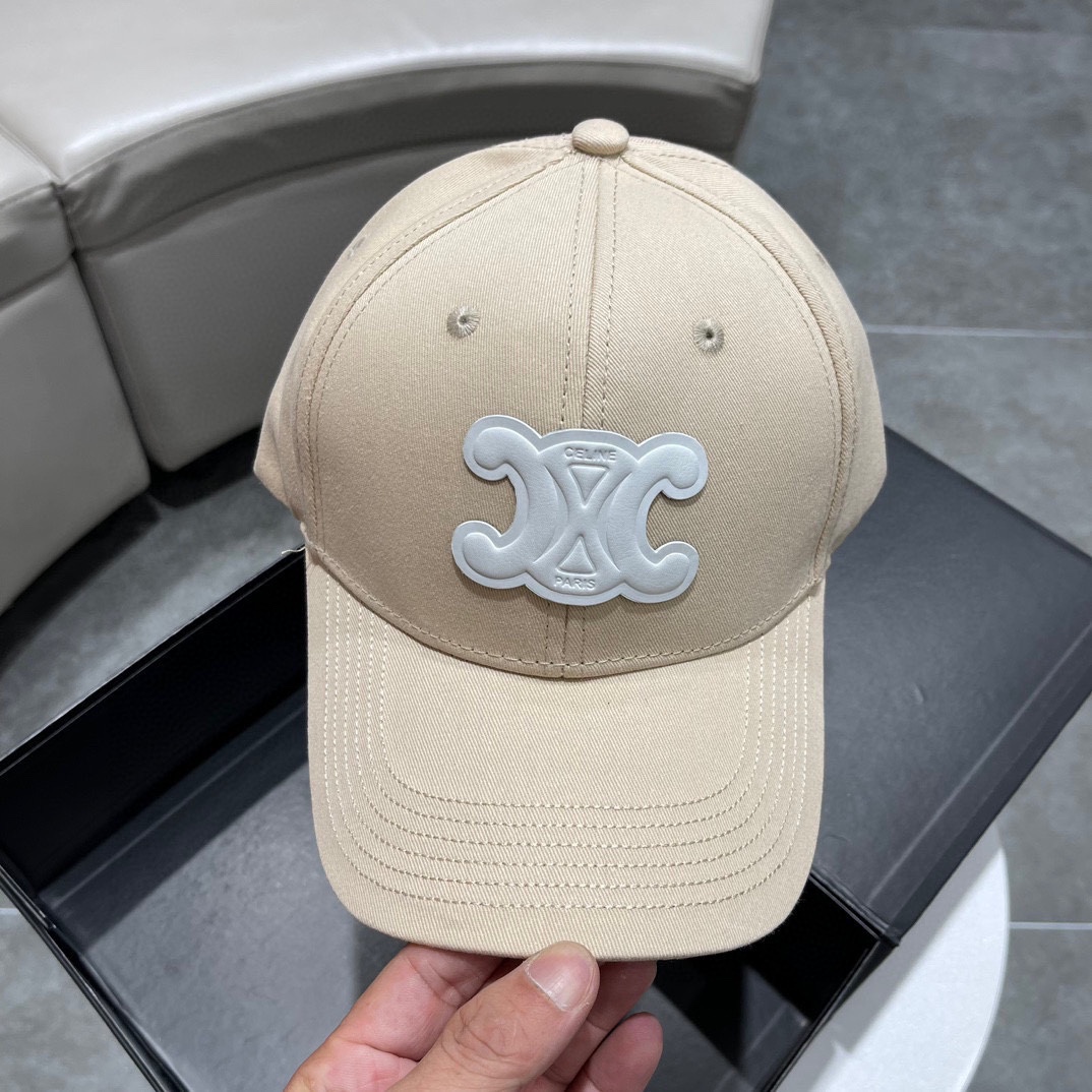 
🧢CELINE赛琳🧢  新款原单棒球帽， 精致优雅，很酷很时尚，专柜断货热门，质量超赞