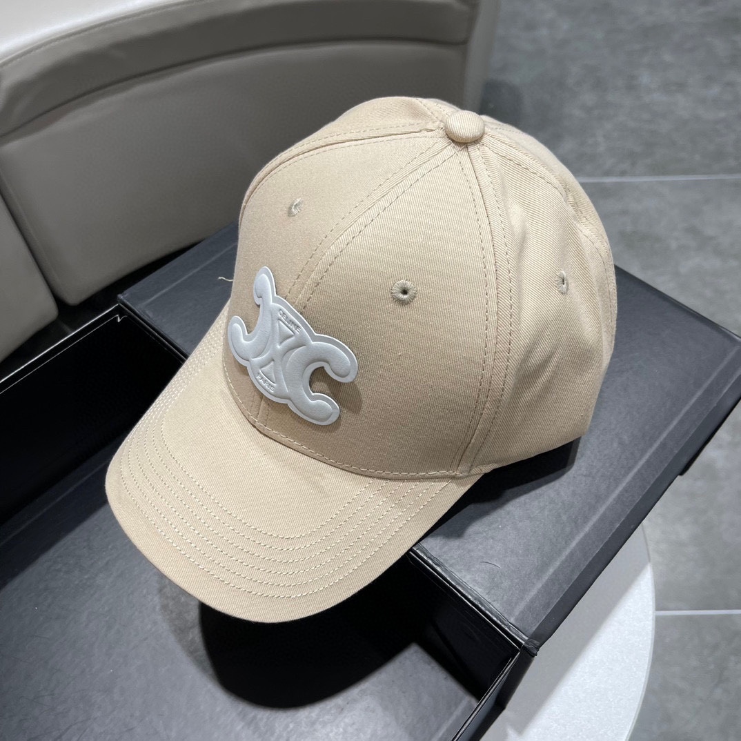 
🧢CELINE赛琳🧢  新款原单棒球帽， 精致优雅，很酷很时尚，专柜断货热门，质量超赞
