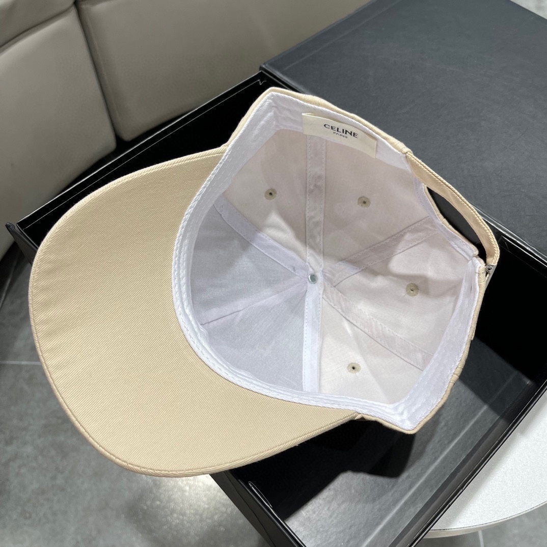 
🧢CELINE赛琳🧢  新款原单棒球帽， 精致优雅，很酷很时尚，专柜断货热门，质量超赞