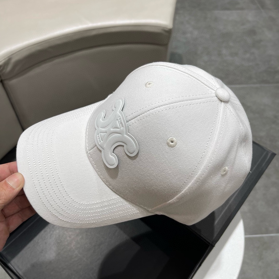 
🧢CELINE赛琳🧢  新款原单棒球帽， 精致优雅，很酷很时尚，专柜断货热门，质量超赞
