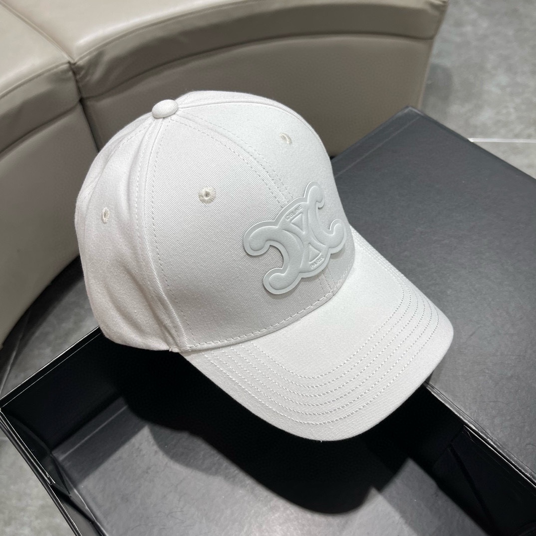 
🧢CELINE赛琳🧢  新款原单棒球帽， 精致优雅，很酷很时尚，专柜断货热门，质量超赞