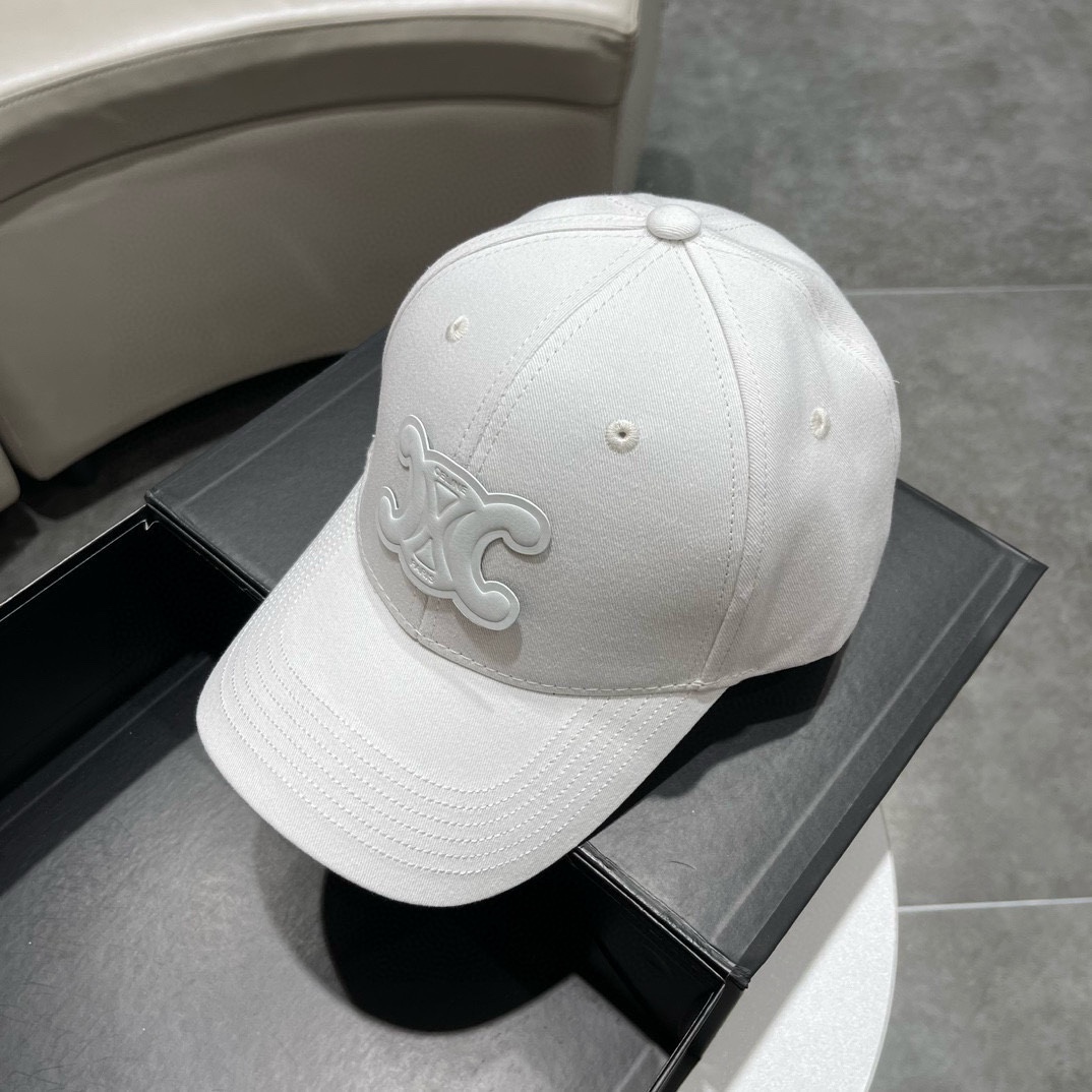 
🧢CELINE赛琳🧢  新款原单棒球帽， 精致优雅，很酷很时尚，专柜断货热门，质量超赞