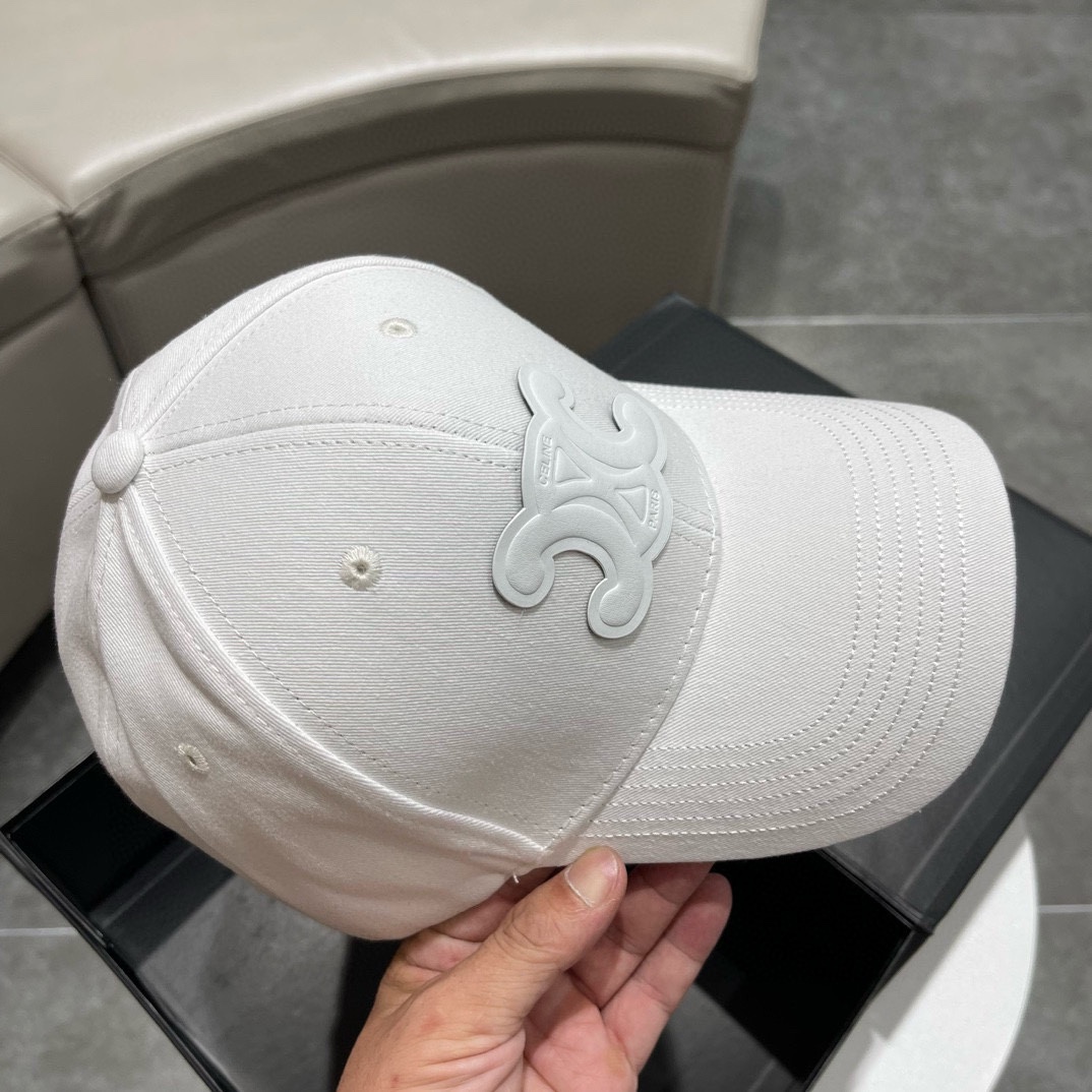 
🧢CELINE赛琳🧢  新款原单棒球帽， 精致优雅，很酷很时尚，专柜断货热门，质量超赞