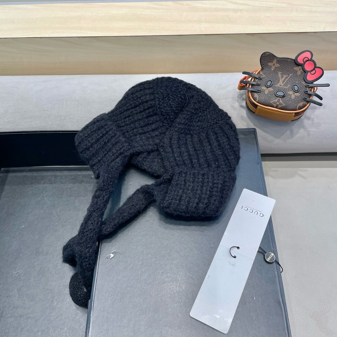  GUCCI古奇猫耳朵针织帽秋冬季保暖毛线帽韩版可爱长辫子休闲护耳帽 GUCCI古奇猫耳朵针织帽秋冬季保