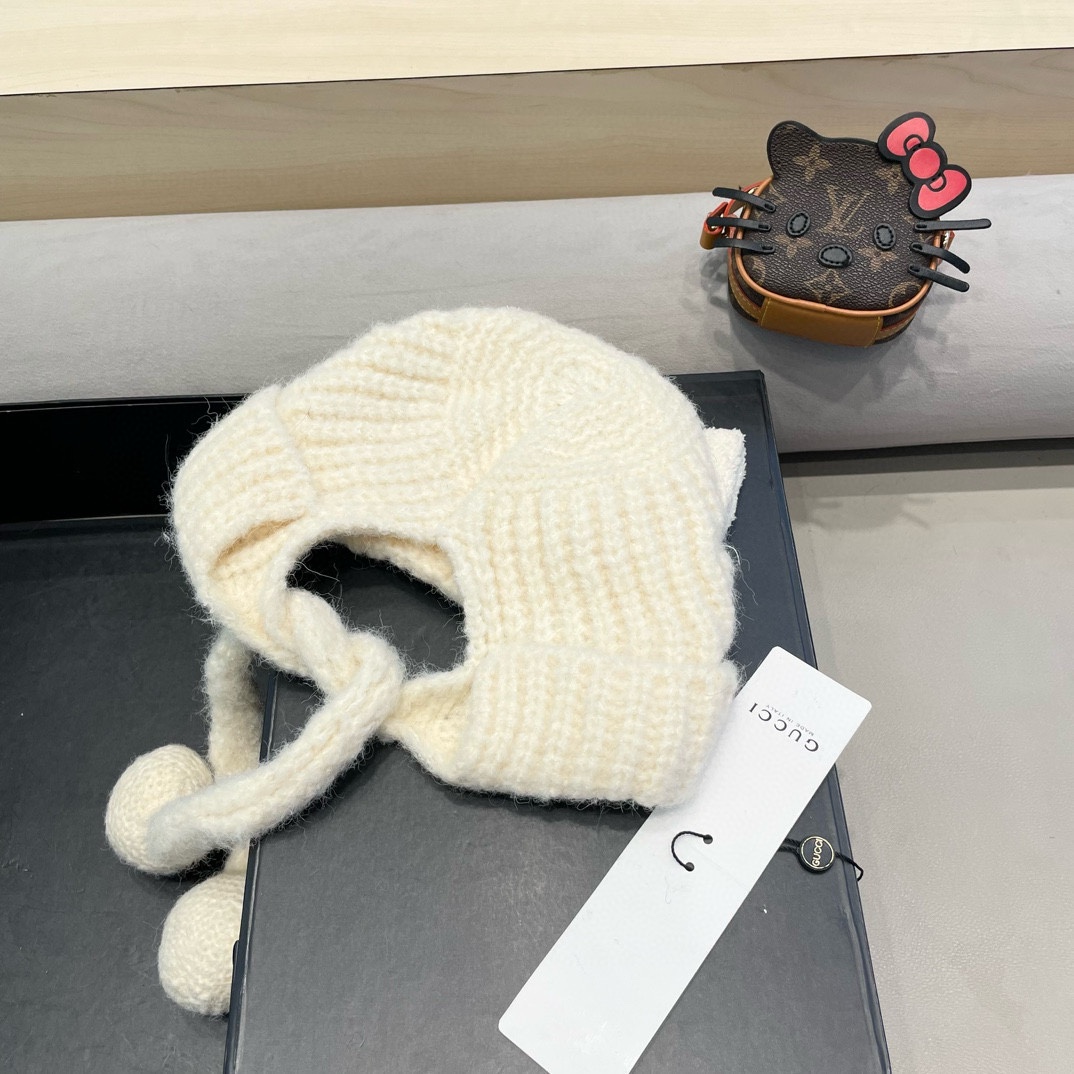  GUCCI古奇猫耳朵针织帽秋冬季保暖毛线帽韩版可爱长辫子休闲护耳帽 GUCCI古奇猫耳朵针织帽秋冬季保