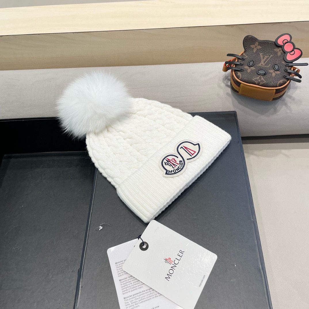 蒙口MONCLER高品质狐狸毛球针织兔羊毛毛线帽超经典不过时的一款秋冬冷帽懂货的小姐姐必入款帽型质量市场
