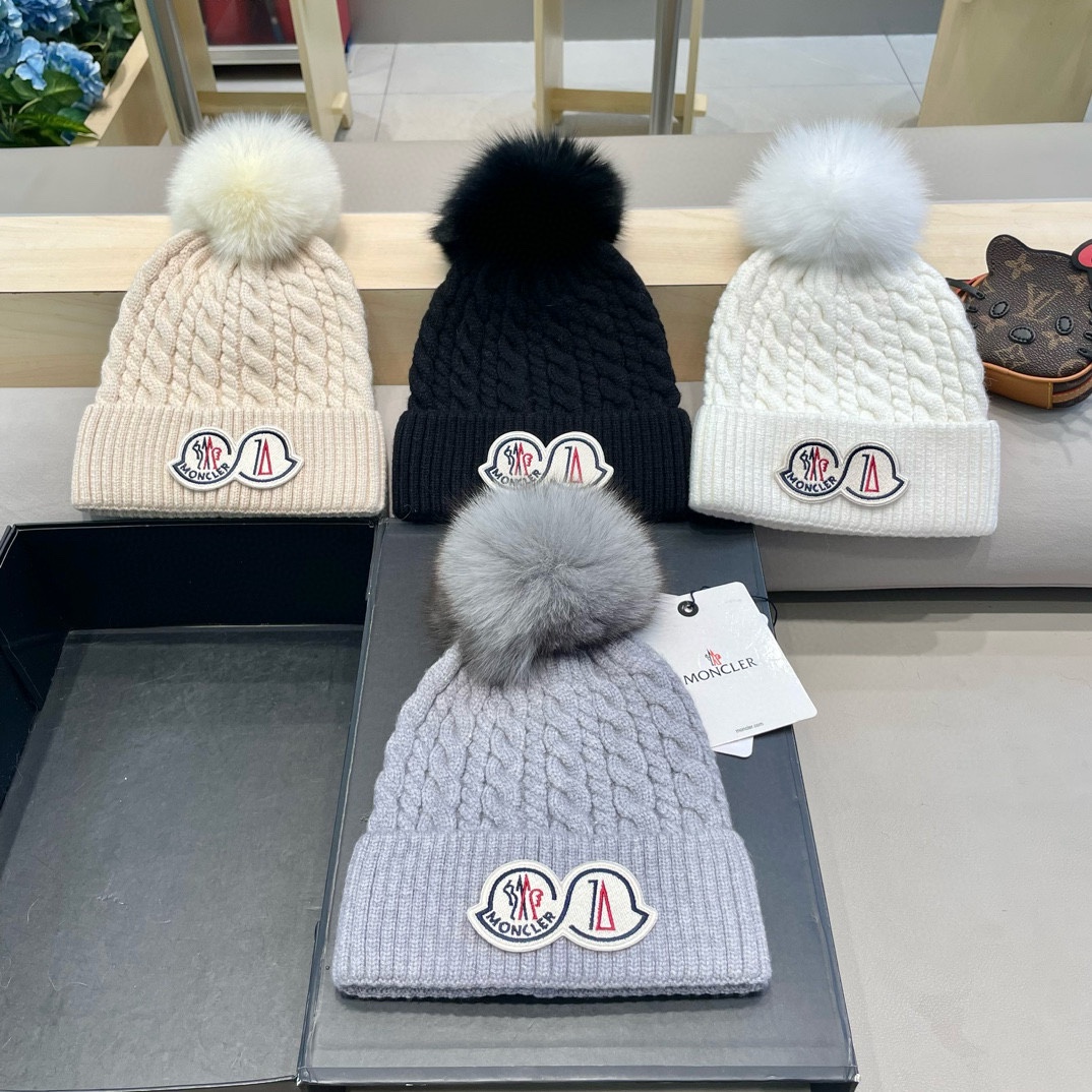 蒙口MONCLER高品质狐狸毛球针织兔羊毛毛线帽超经典不过时的一款秋冬冷帽懂货的小姐姐必入款帽型质量市场