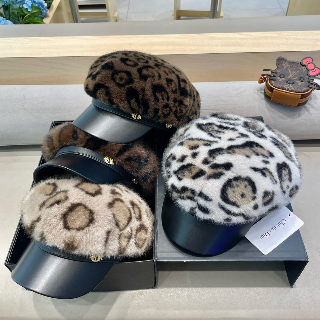 DIOR迪奥水貂毛鸭舌帽女秋冬新款韩版时尚百搭皮草帽子保暖护耳显脸小帽子